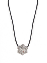 Load image into Gallery viewer, Lace Flower Necklace
